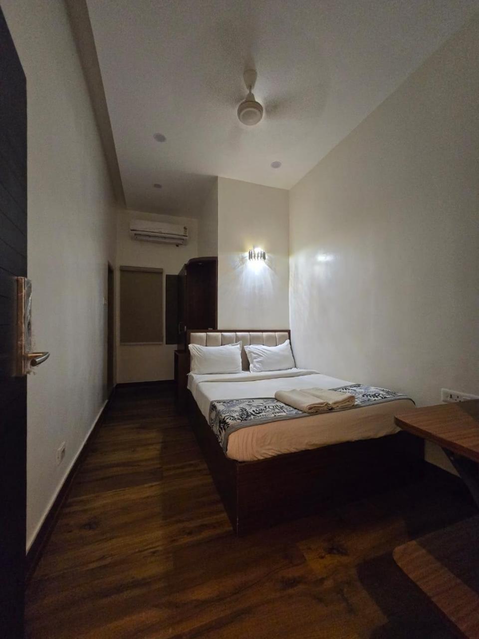 A Palace On River Hotel 3*